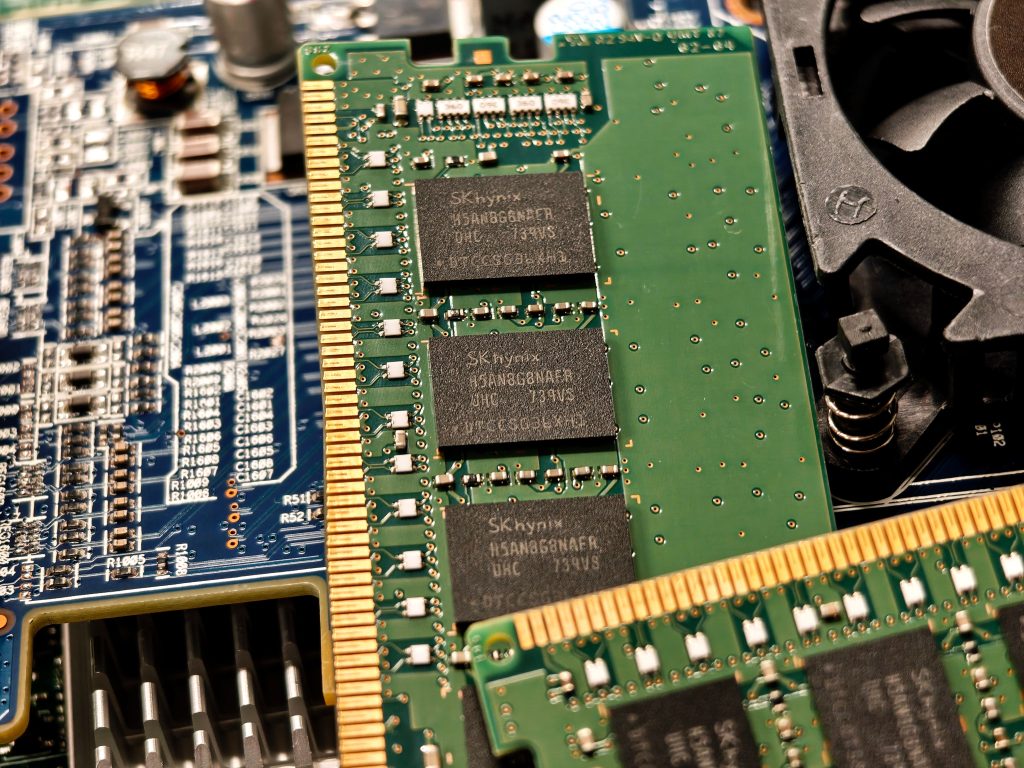 Local LLM on iPhone 18 is impressive